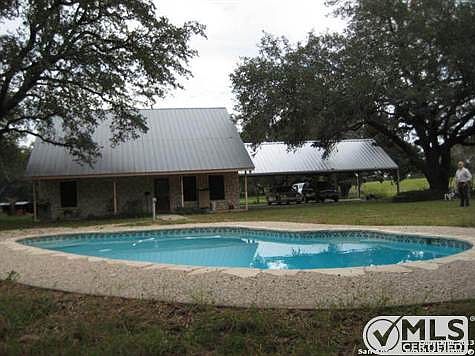 2nd image of 1423 County Road 115