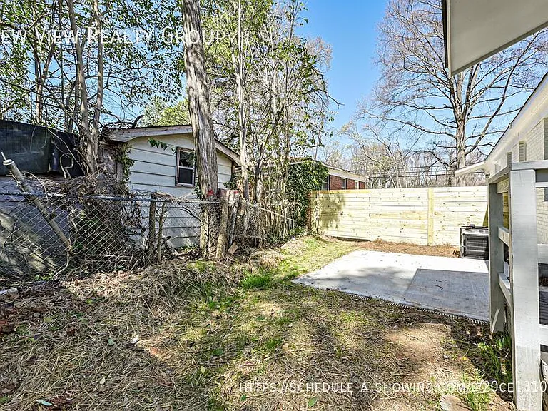 1935 Irma St — Photo 20