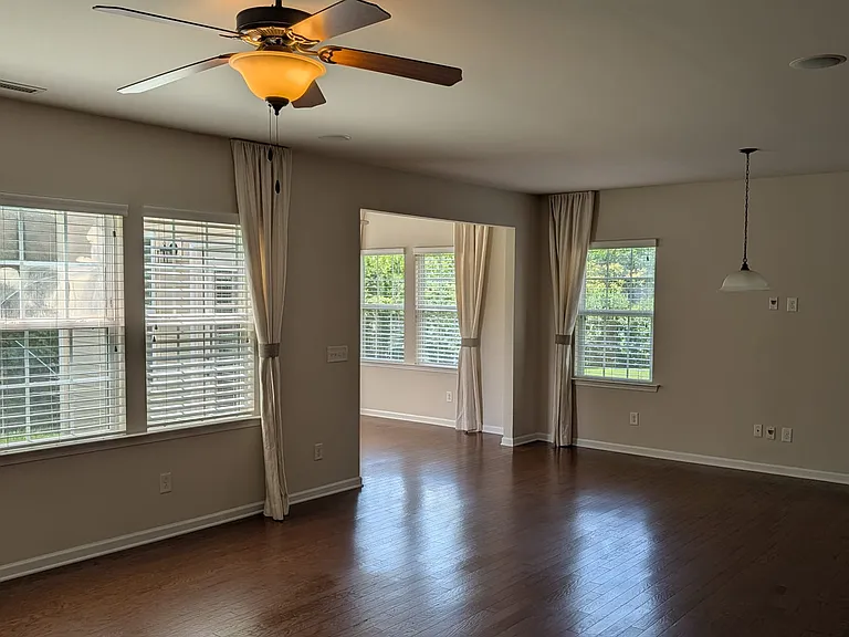 2428 Averon Dr — Photo 30