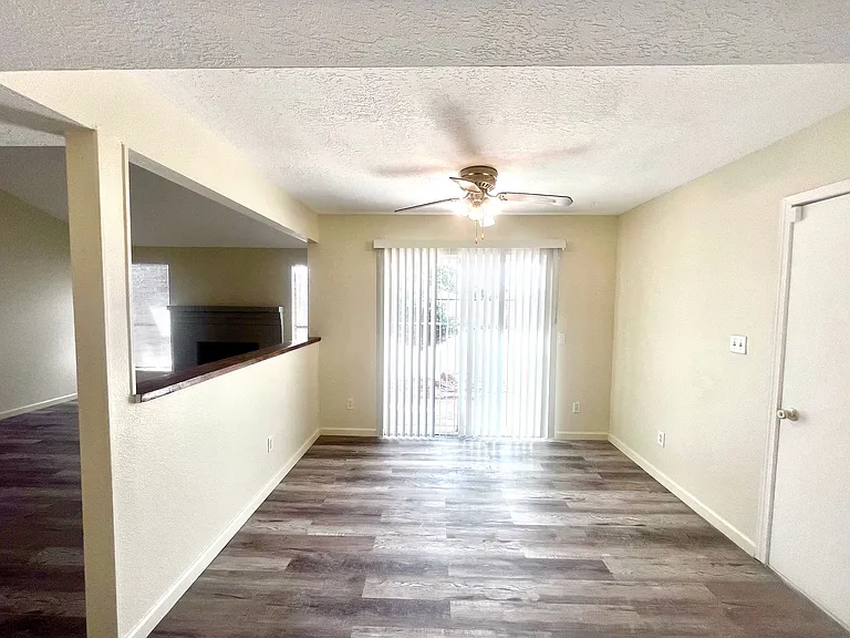 874 Baltic Ave SE — Photo 12