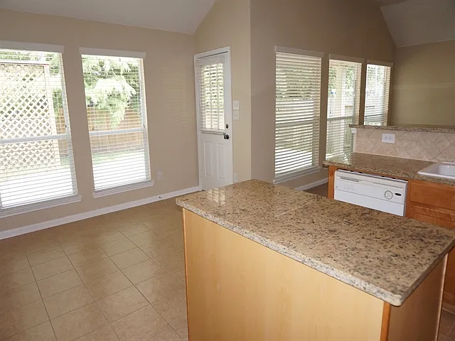 24230 Pine Canyon Fls — Photo 3