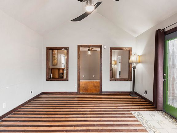 4th image of 391 Powerline Rd