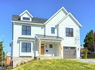 5425 22nd Rd N, Arlington, VA 22205