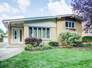 5416 Oak Center Dr, Oak Lawn, IL