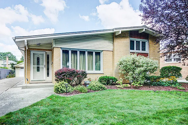 5416 Oak Center Dr photo 1