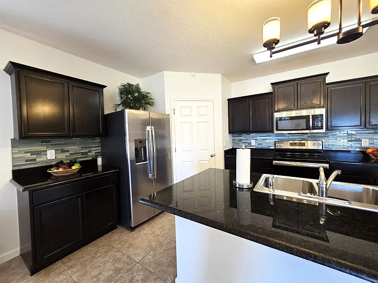 1440 Lexington Sq SW — Photo 11