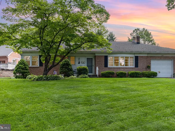 243 Park Ave, Mount Joy, PA 17552