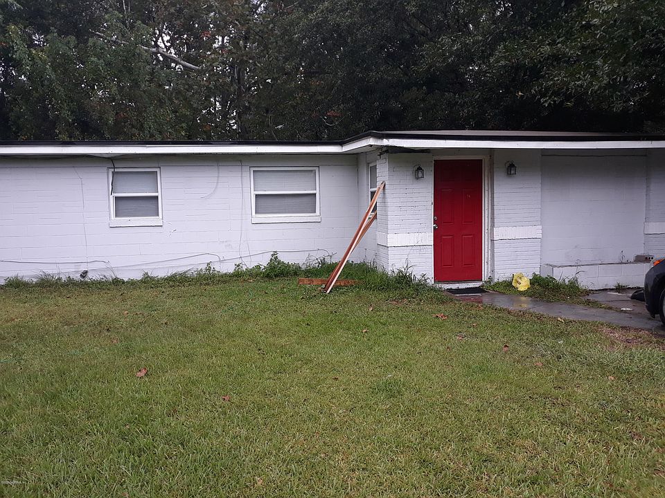 2nd image of 2923 W 6th St