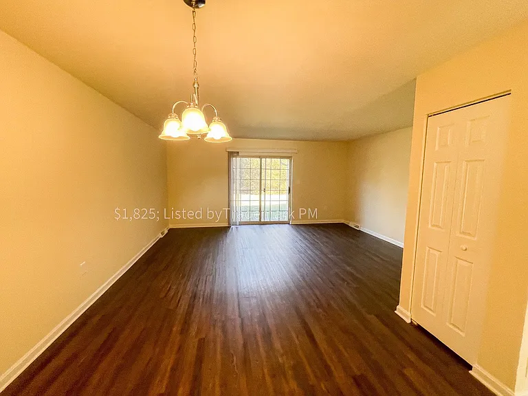 1921 Shady Oak Dr — Photo 6