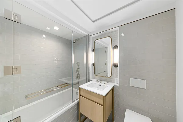 Rented by R New York | media 19