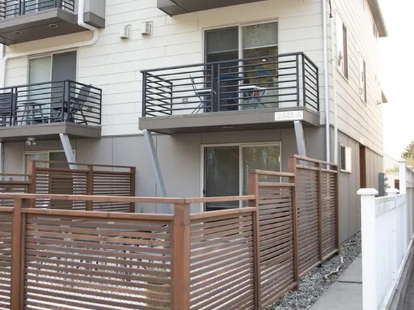 2445 55th Ave SW, Seattle, WA 98116