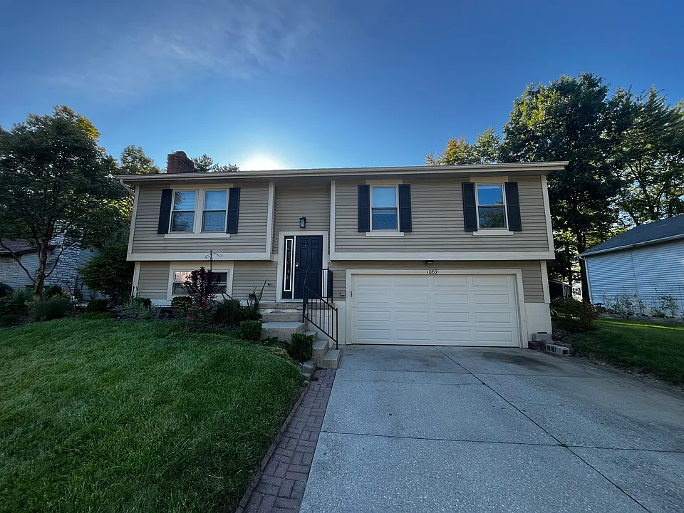 1069 Fairfield Dr
