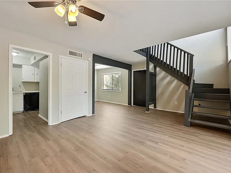 1212 Holik Dr #C — Photo 3