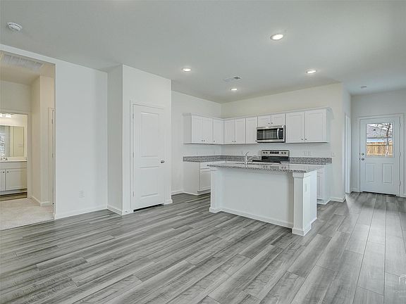 5th image of 1804 Marquette Dr