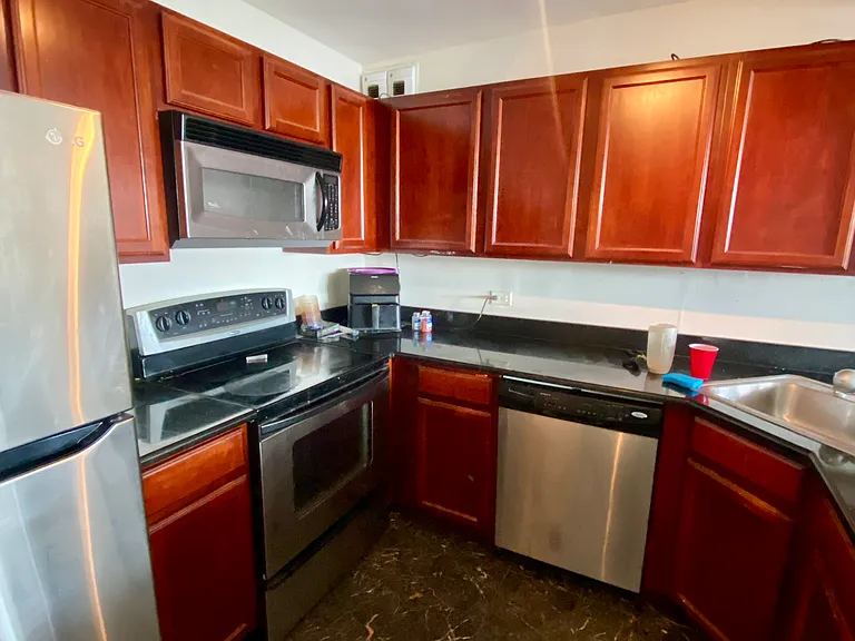 525 W Hawthorne Pl #2105 — Photo 1