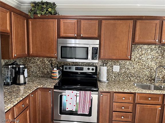 4th image of 1255 Hazeltine Dr