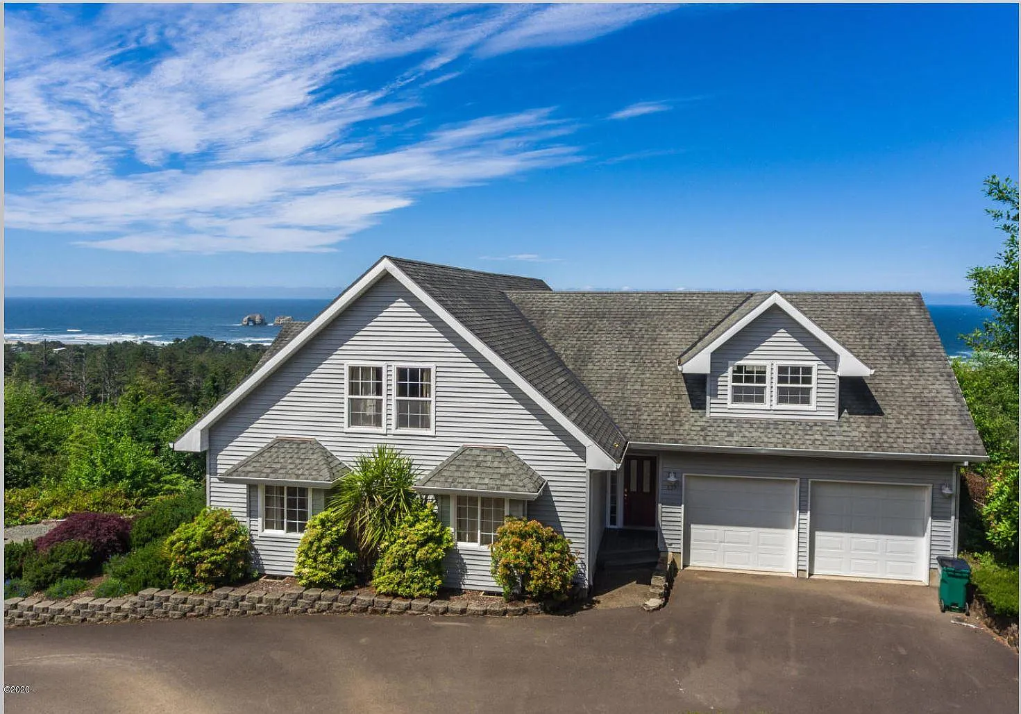 639 S Pacific View Dr photo 1