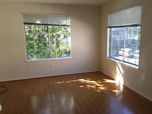 2nd image of 1291 Eagle Pointe Lndg