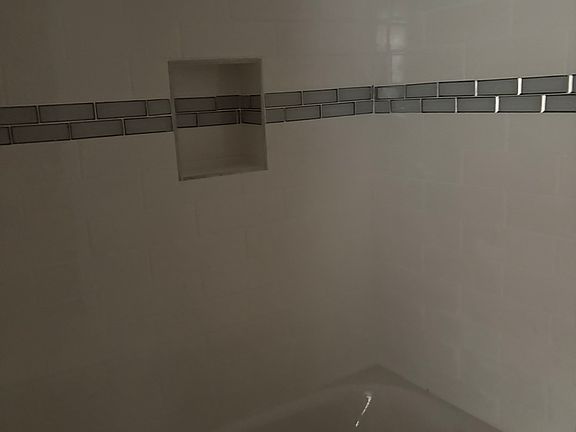 3rd image of 2 Kirlin Pl #104