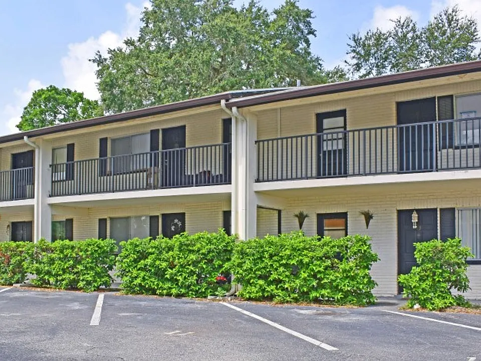 2 N Fernwood Ave #14