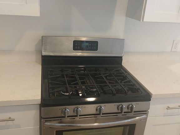 5th image of 5181 Huntington Dr N
