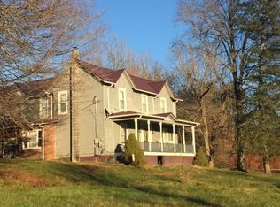 136 Jackson St, Alderson, WV 24910
