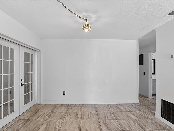 4th image of 8071 Rhea Cir #B
