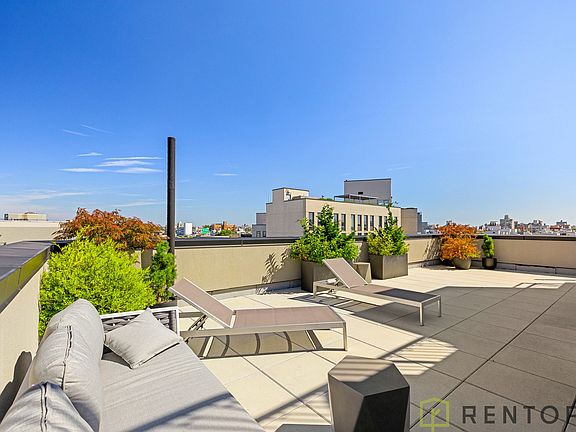 4th image of 494 Manhattan Ave #5L