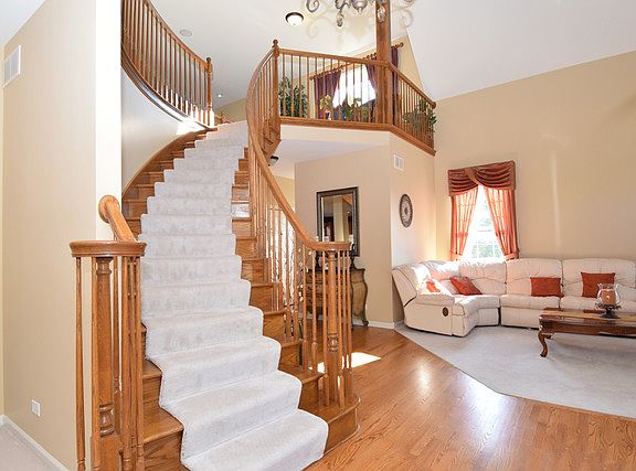 4th image of 553 W Rosiland Dr