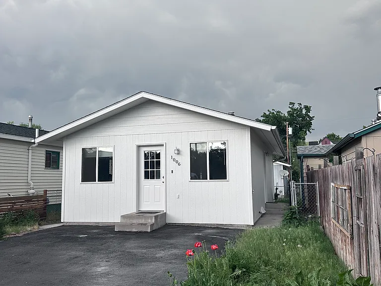 1006 Palmer St — Photo 2
