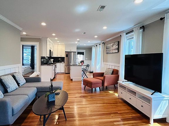 4th image of 51 Falmouth St Unit 51