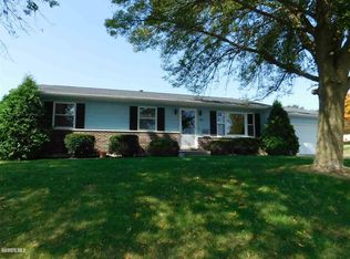 502 Fox Knl, Lena, IL 61048