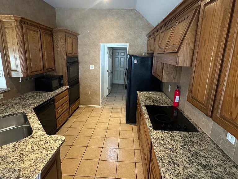 3005 Rocky Creek Dr — Photo 5