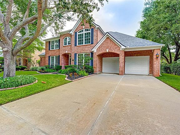 3rd image of 22527 Stormcroft Ln