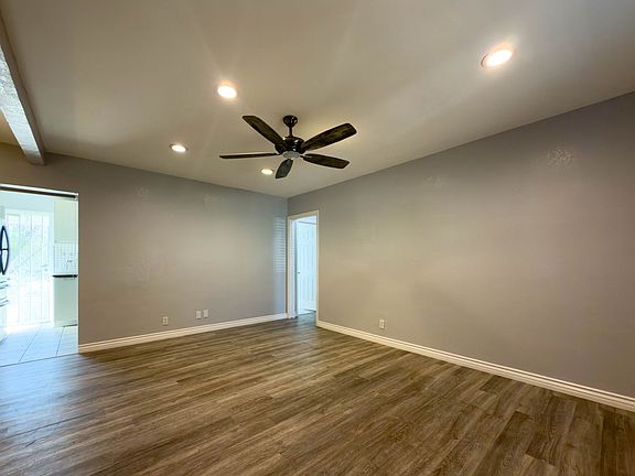 3rd image of 15552 Covello St