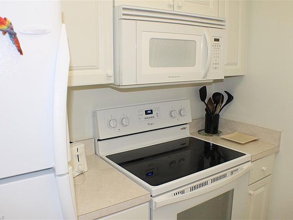 5th image of 805 E Gulf Dr Unit B7