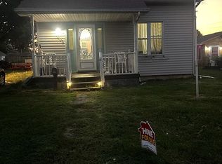 1006 S 7th Ave, Canton, IL 61520