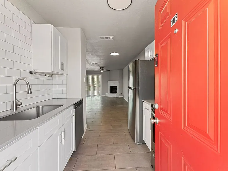 6812 S Congress Ave — Photo 28