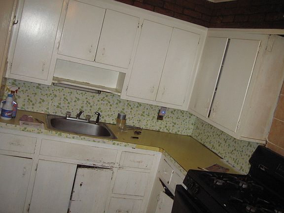 Kitchen (1st Floor)