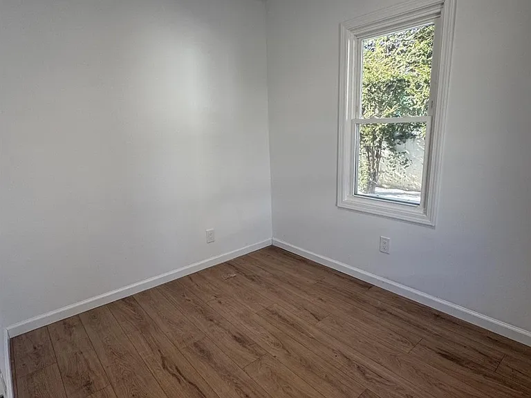 45 Abbott Dr — Photo 6