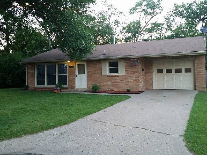 631 West Shore Dr. Pekin IL
						:
						Charming 2bd/1ba. Nice private back yard.