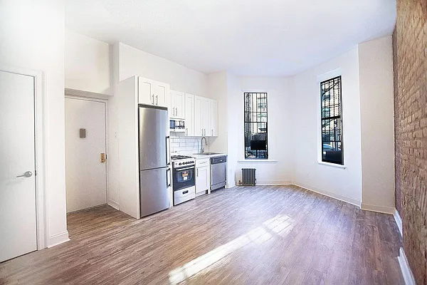 Rented by Bohemia Realty Group | media 10
