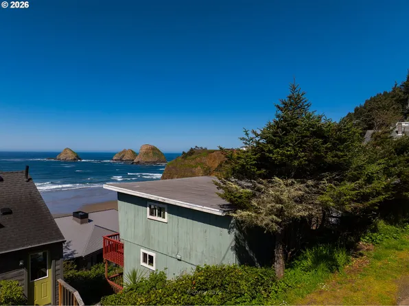 1582 Sunset Ave, Oceanside, OR 97134
