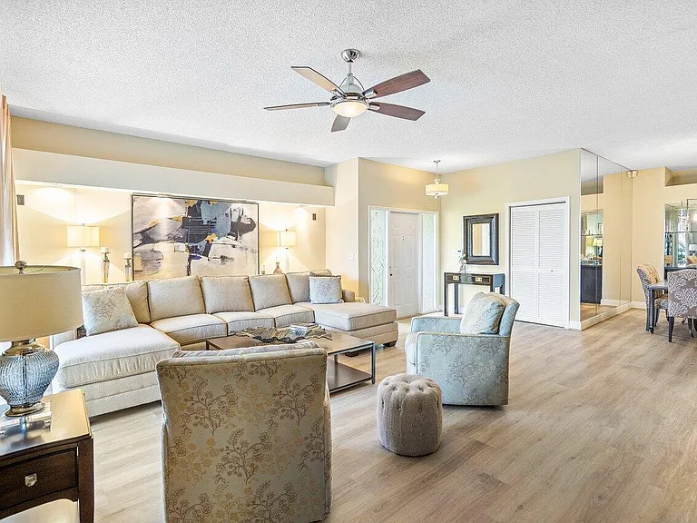 5070 Lake Catalina Dr #C — Photo 3
