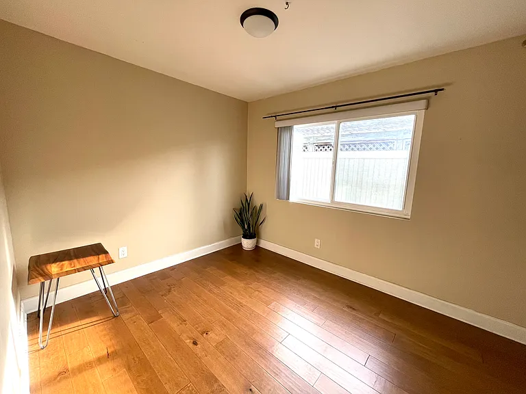 8221 Valdosta Ave — Photo 9