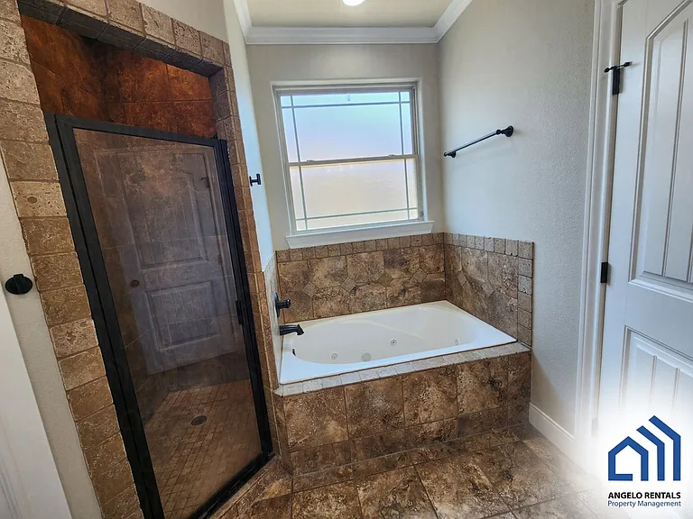 801 Hunters Glen Rd — Photo 13