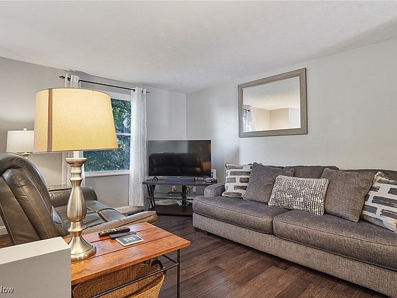 5th image of 1272 Shadowlawn Dr