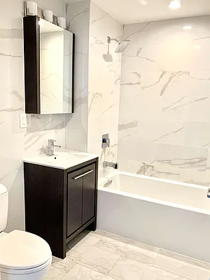 Rented by Hooli Homes New York Inc | media 22