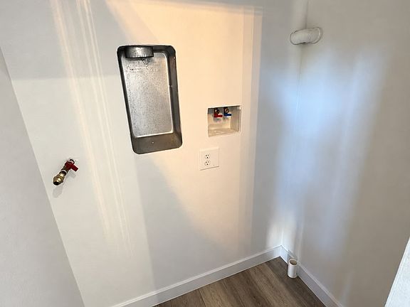 5th image of 122 Fair St APT 1