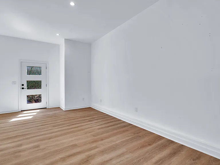 1275 S Cloverdale Ave #1/2 — Photo 6
